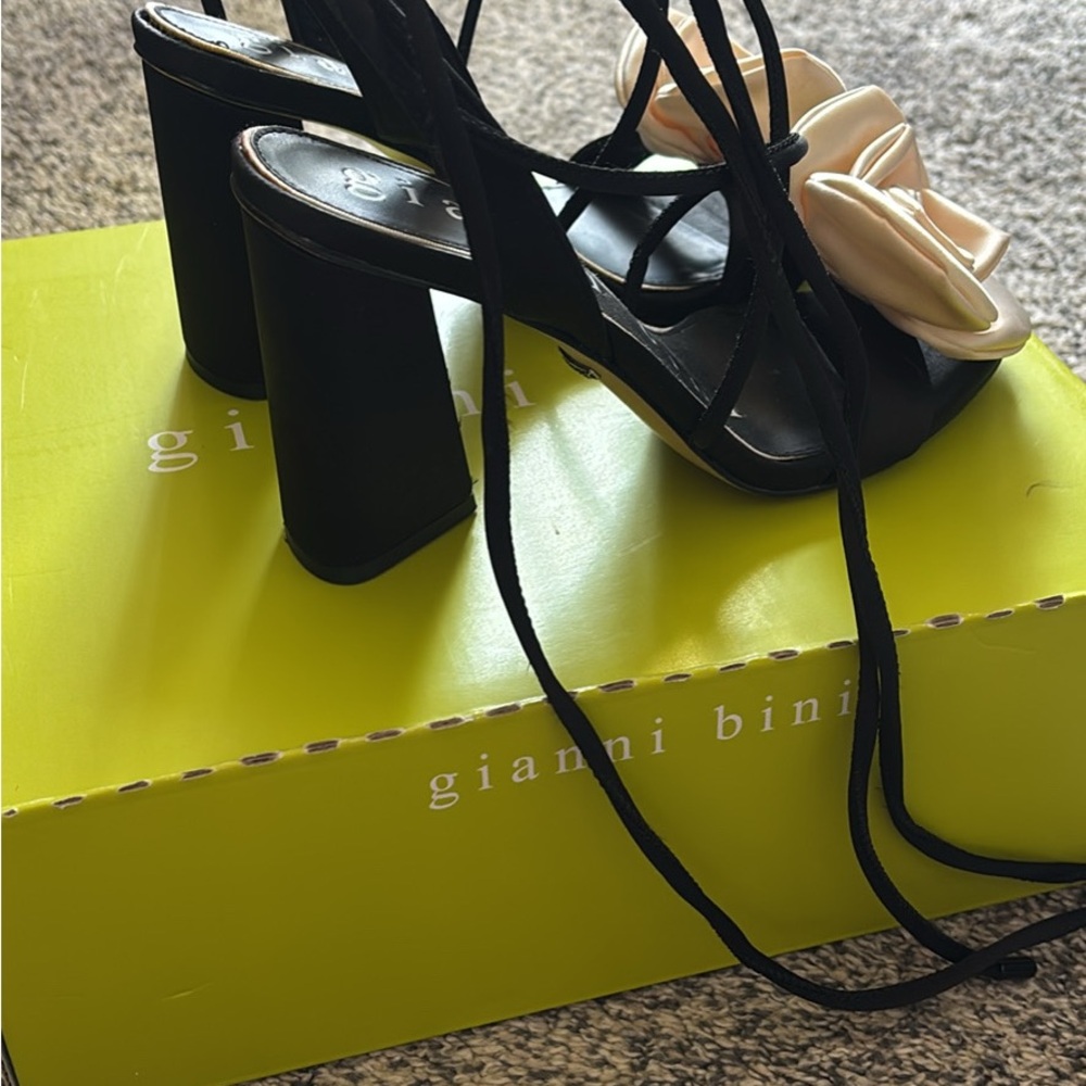 Worn once! Gianni Bini Black and Cream Floral Heels - Picture 7 of 7
